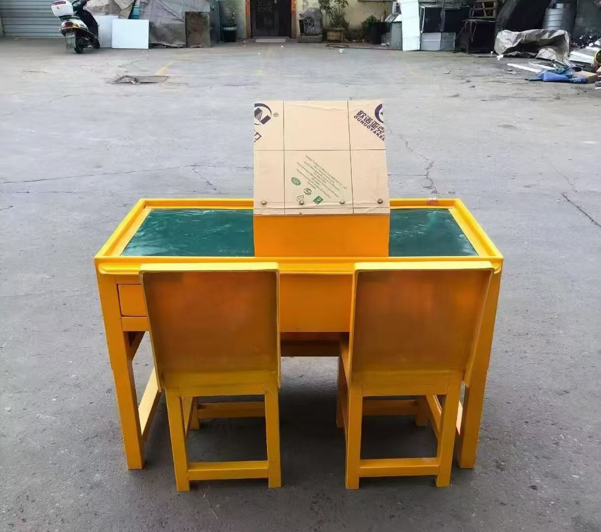 玉州防静电导通桌井下煤矿火工品发放桌：危险品流转的安全守护者